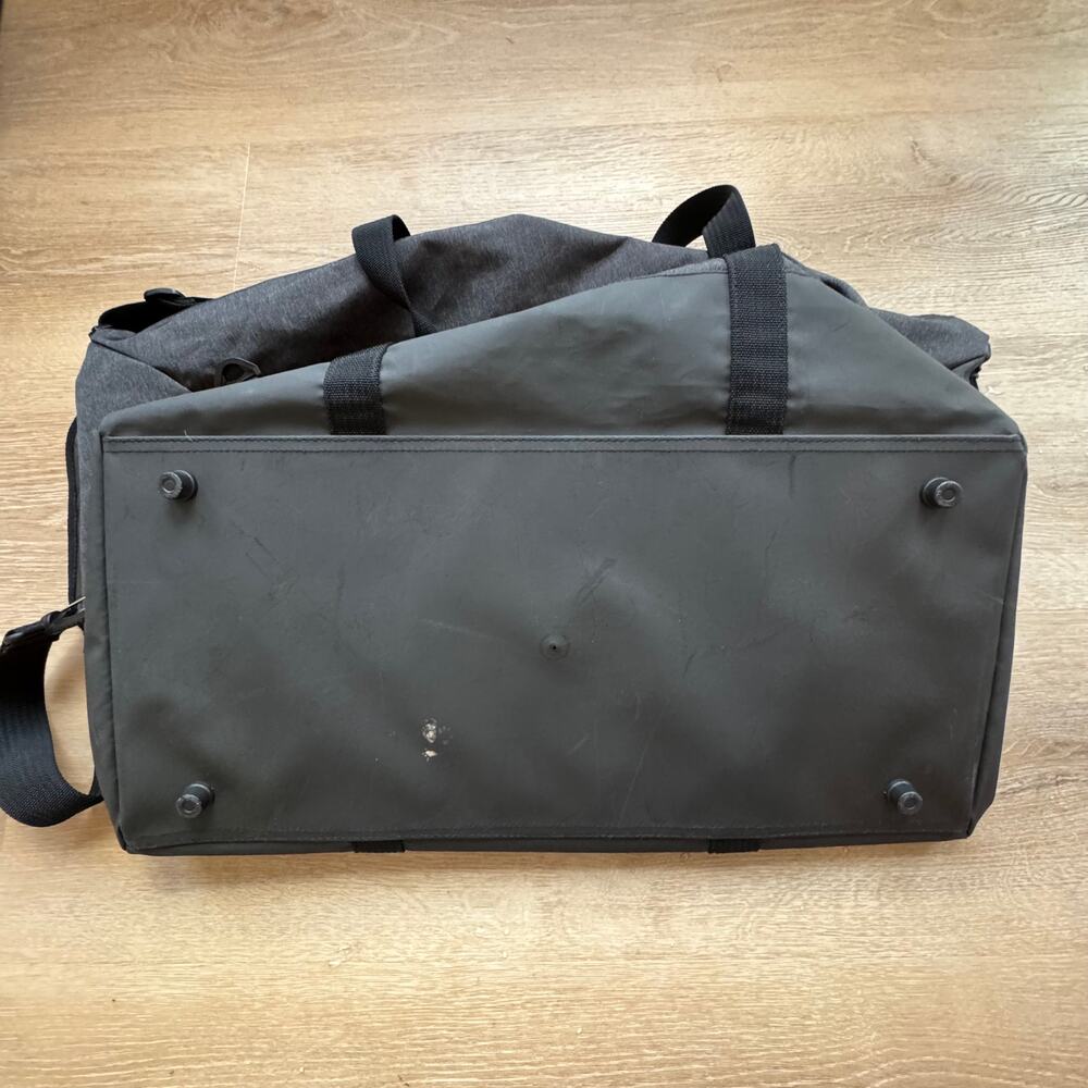 FootJoy Lightweight Travel Duffel Bag - Picture 7 of 9